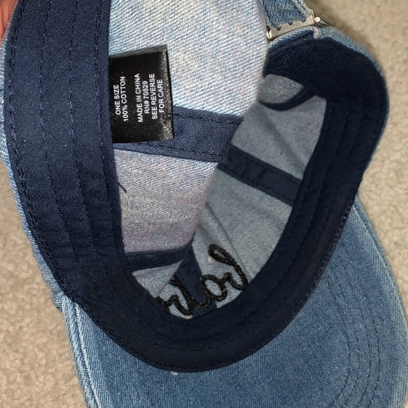 Baseball cap - Picture 3 of 3